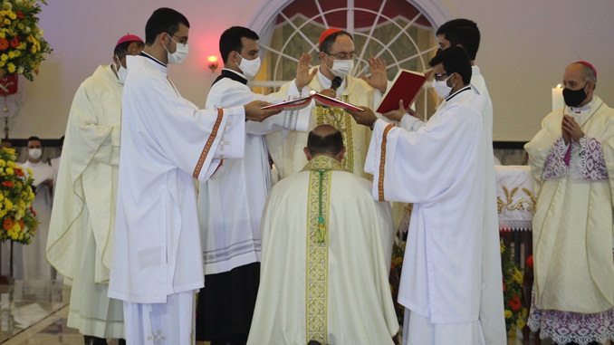 Monsenhor Valter Magno de Carvalho é ordenado bispo em Barbacena