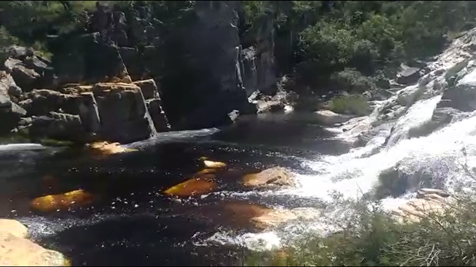 Corpo de padre que caiu em cachoeira no município de Buenópolis é encontrado; veja o local da queda