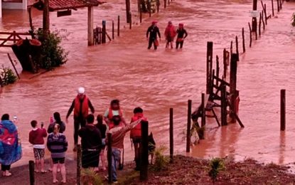 Solidariedade: Barbacenenses arrecadam doações para vítimas da chuva em Correio de Almeida