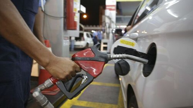 Aumento de R$ 0,22 no litro da gasolina é anunciado pela Petrobras