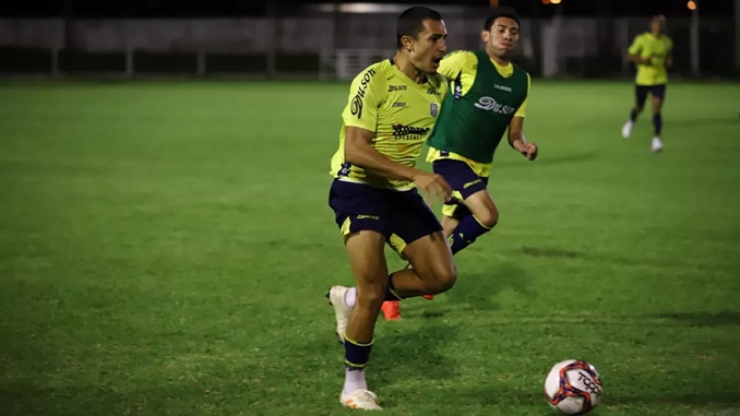 Visando adaptação aos jogos em casa no Mineiro, Caldense inicia treinos noturnos