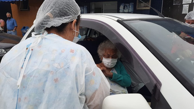 Vacinação de idosos de 69 a 74 anos tem início hoje em Barbacena