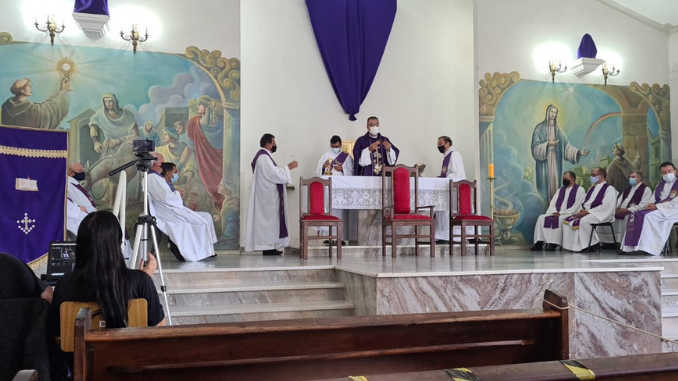 Missa em homenagem a padre Jaime é realizada na Paróquia de Santo Antônio, em Barbacena