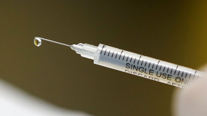 Barbacena recebe 3.850 doses de vacina contra a COVID-19