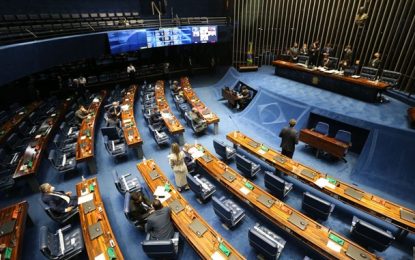 Senado aprova PEC do novo auxílio emergencial