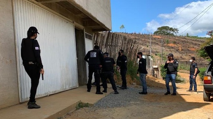 PCMG realiza operação para apurar duplo homicídio ocorrido em Presidente Bernardes