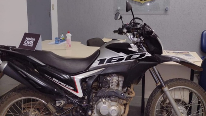 Barroso: PCMG recupera motocicleta furtada em Dores de Campos