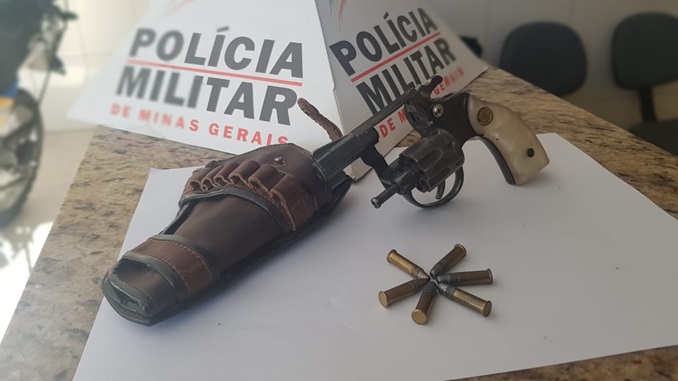 Polícia Militar apreende arma de fogo no bairro São Pedro, em Barbacena