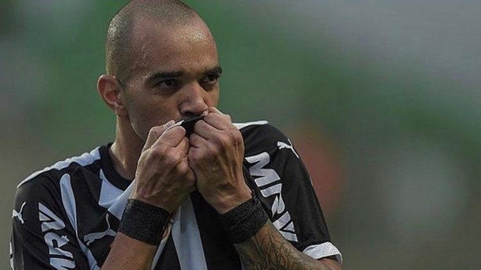 Pelas redes sociais, Diego Tardelli se despede do Atlético Mineiro