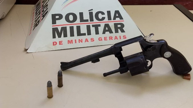 Menor é apreendido por posse de arma de fogo em Barbacena