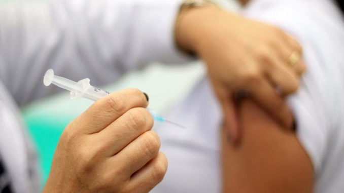 2ª dose da vacina AstraZeneca aos profissionais de saúde que receberam a 1º dose via drive thru no dia 03 de abril