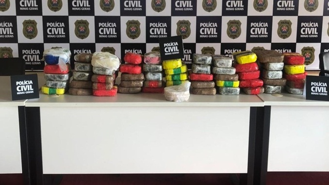 Polícia Civil apreende 56 kg de crack na comunidade Boa Vista, em Divinópolis; suspeito está foragido