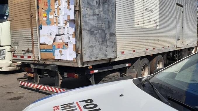 PMR recupera caminhão com carga de calçados avaliada em R$ 400 mil em Pará de Minas
