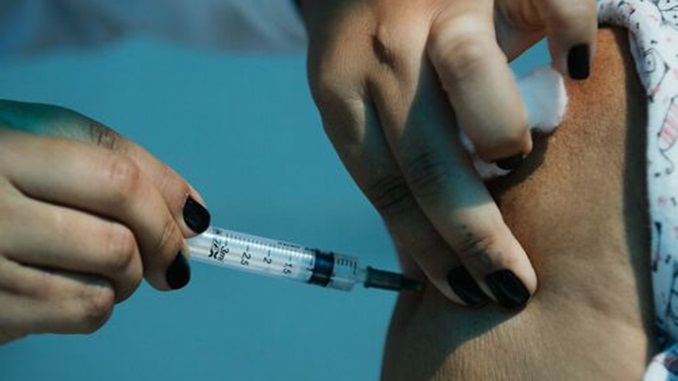 Covid-19: Primeira dose da vacina aplicada em quase 30% da população