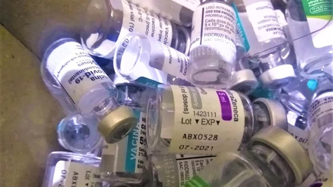 Descarte irregular de seringas e frascos de vacinas contra a Covid é investigado em Montes Claros