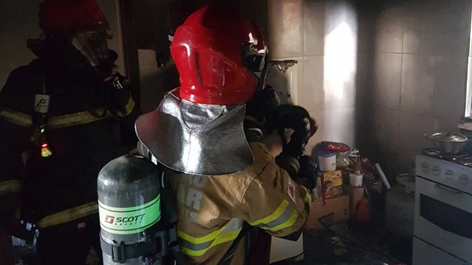 Incêndio em residência na rua Irmã Catarina de Miranda, no Bairro São Pedro