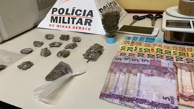 Polícia Militar apreende drogas no Bairro Santa Luzia, em Barbacena