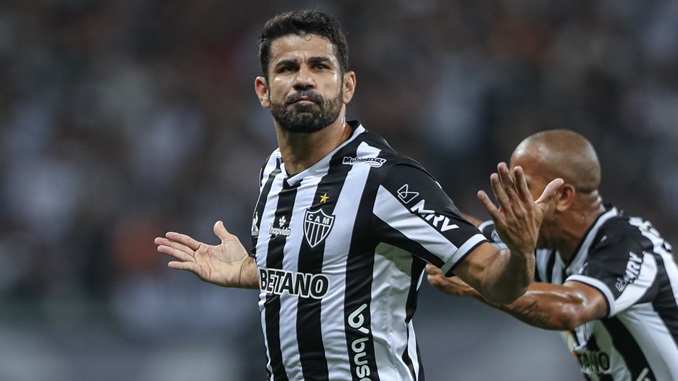 Atlético vence Corinthians e se isola ainda mais na liderança do Brasileirão