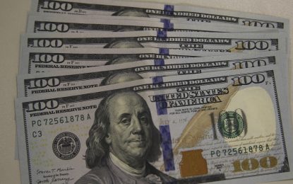 Dólar sobe para R$ 5,01 após fala de Lula sobre meta fiscal