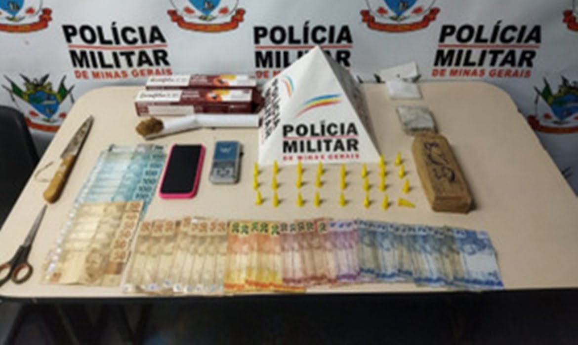 Polícia Militar prende dois indivíduos denunciados pelo crime de tráfico ilícito de drogas