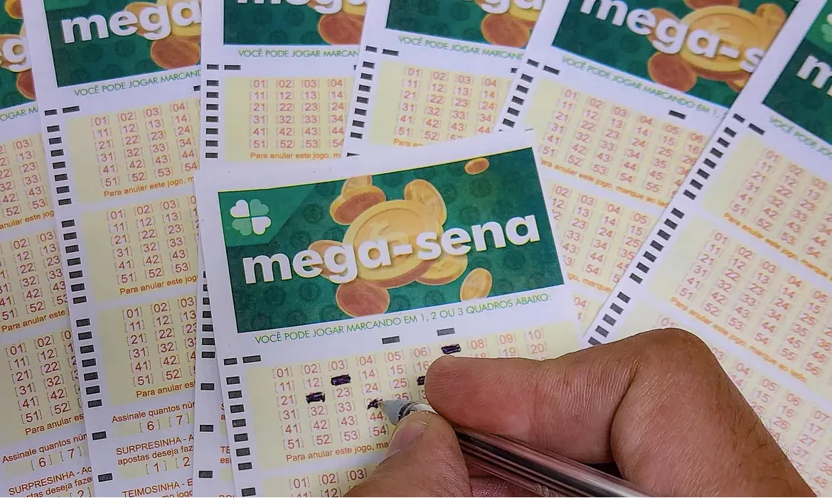 Nenhum apostador acerta Mega-Sena, prêmio acumula e vai a R$ 75 milhões